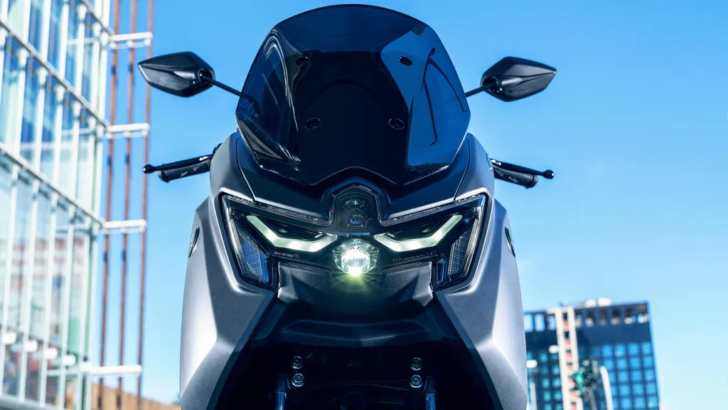 Nieuwe NMAX 155 Tech MAX 7 yamaha nmax155 20268